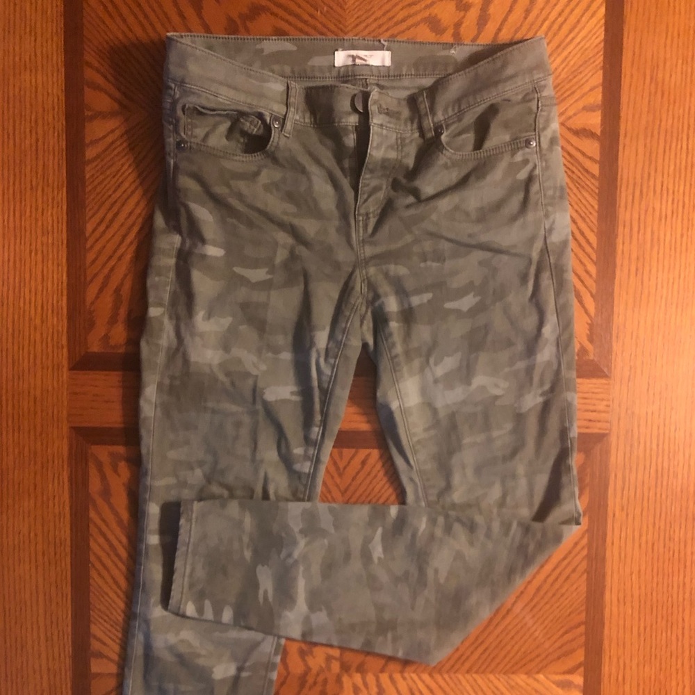 LOFT camo ankle pants